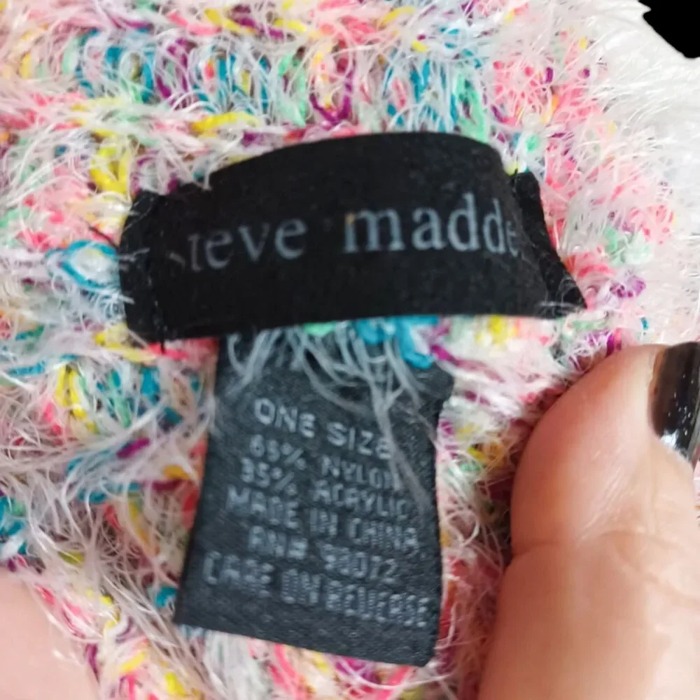 Steve Madden NWT Fuzzy Eyelash Knit Infinity Loop Scarf Pastel Rainbow Soft Cozy